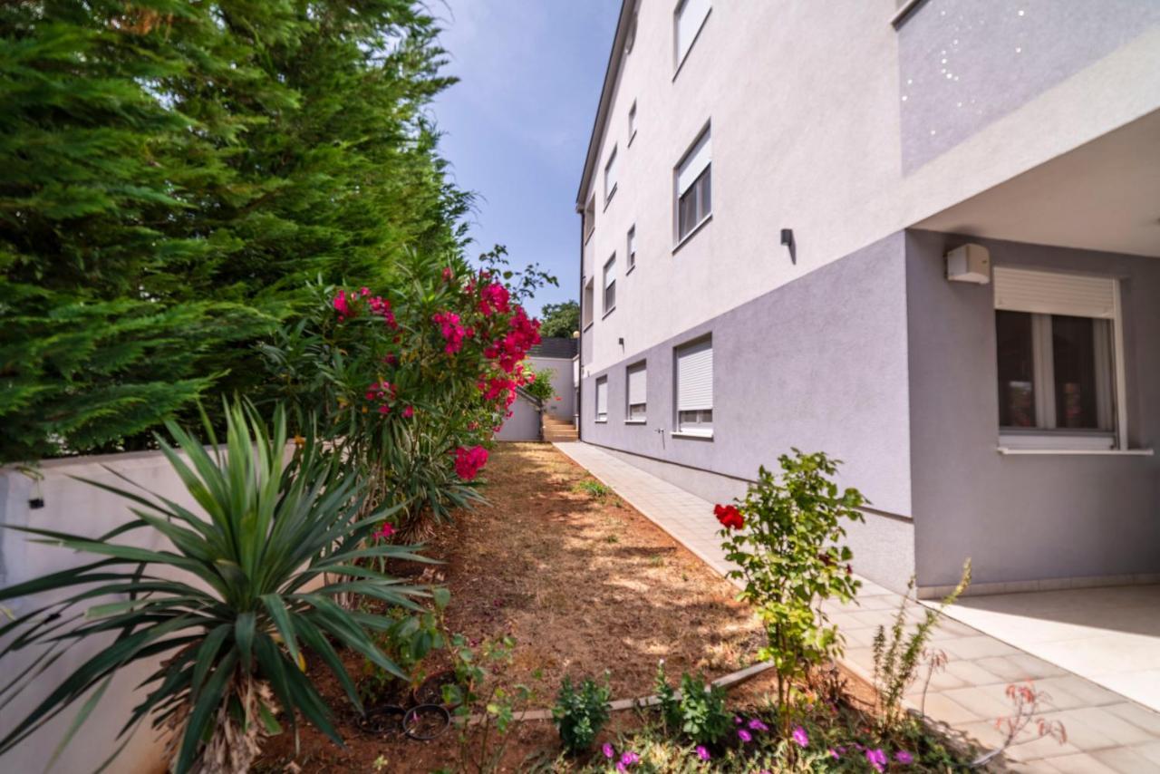 Apartments Adriana Pula Bagian luar foto