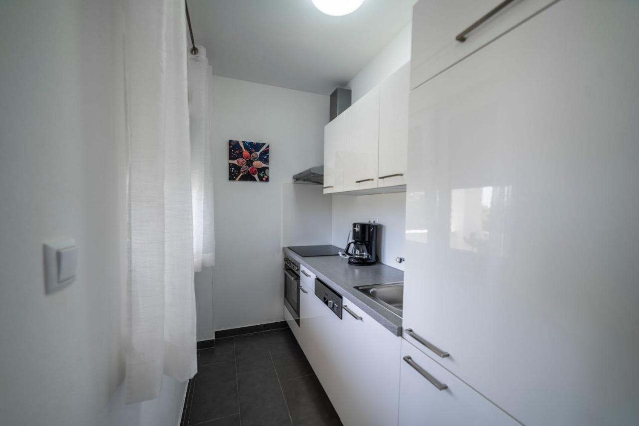 Apartments Adriana Pula Bagian luar foto